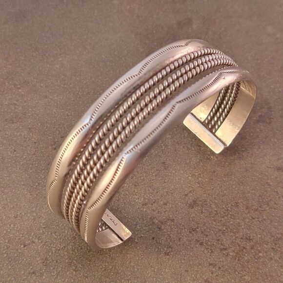 Vintage Sterling Navajo Triple Rope Twist Wide Stamped Cuff Bracelet - Picture 10 of 12